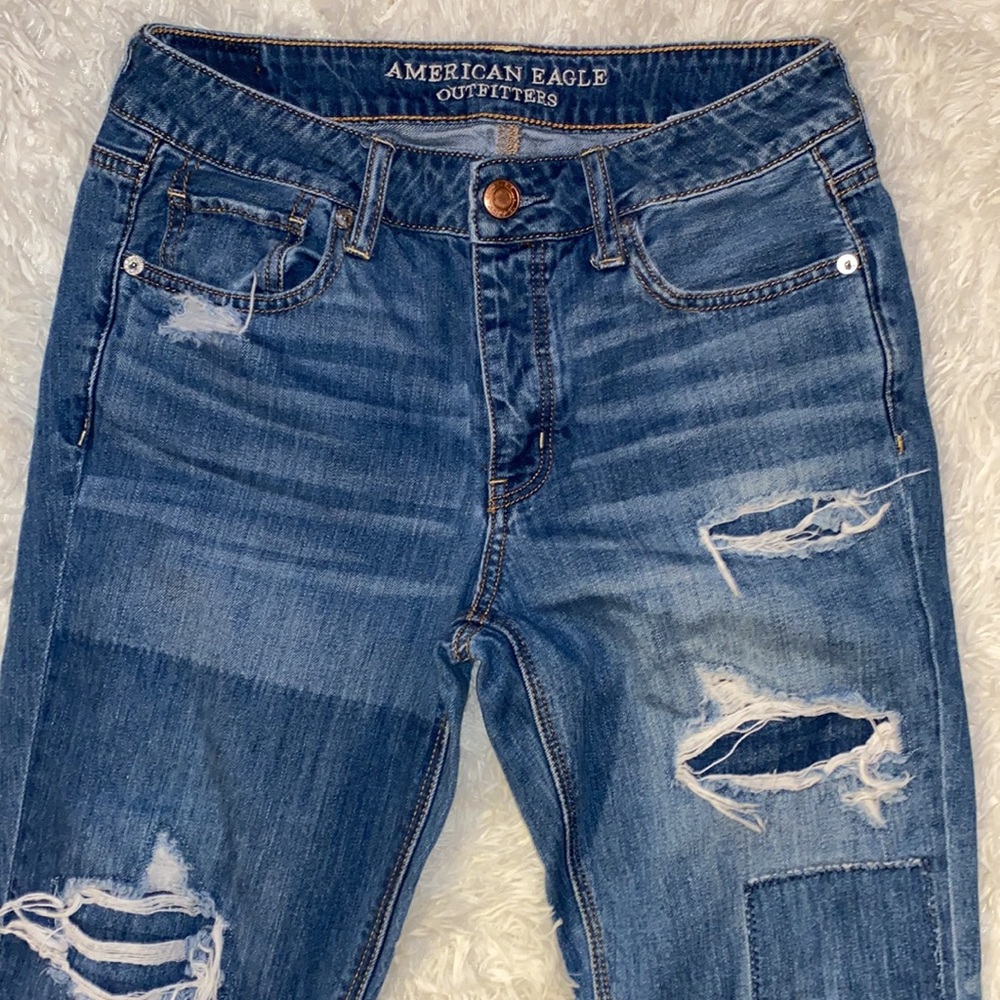 American Eagle TOMGIRL Distressed Jeans